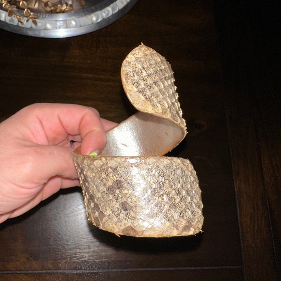Silver snake skin cuff bracelet  REAL LEATHER  adjustable - Picture 1 of 4